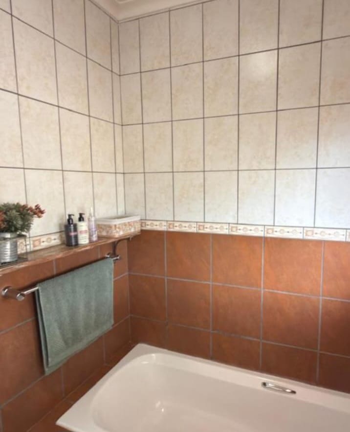 3 Bedroom Property for Sale in Rhodesdene Northern Cape